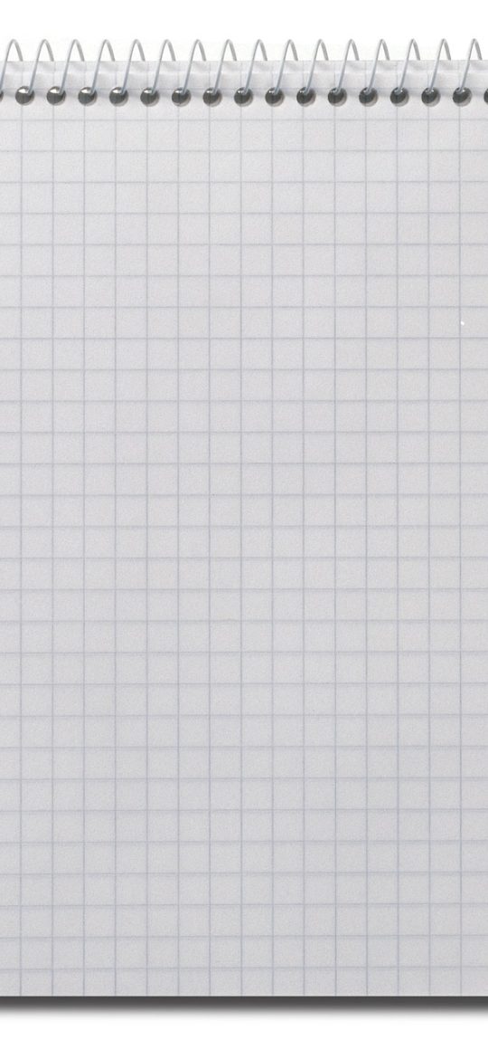 图片处理 App 调色编辑界面，画面中是一张风景照，下方排布亮度、对比度、饱和度滑杆，当前数值以绿色数字显示